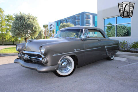 1952 Ford Crestline