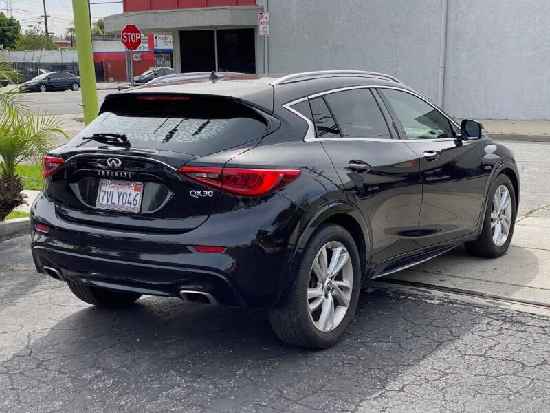 2017 Infiniti QX30 Luxury