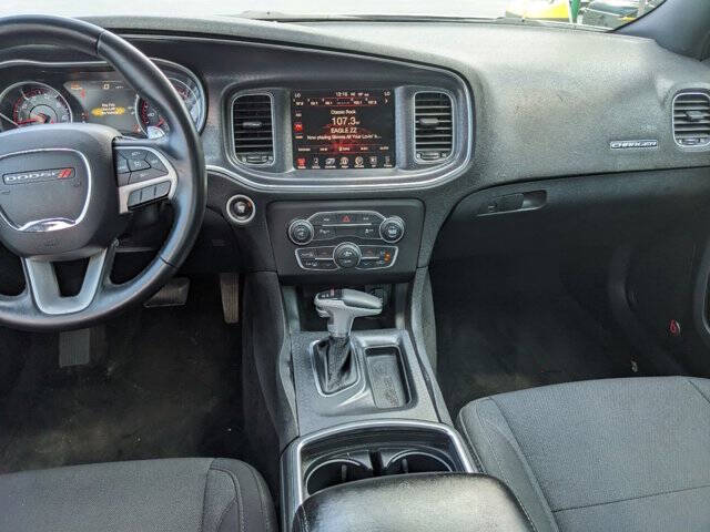 2016 Dodge Charger 11