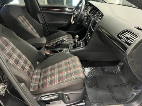 2017 Volkswagen Golf GTI S