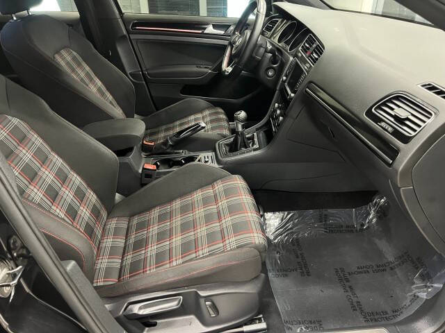 2017 Volkswagen Golf GTI S