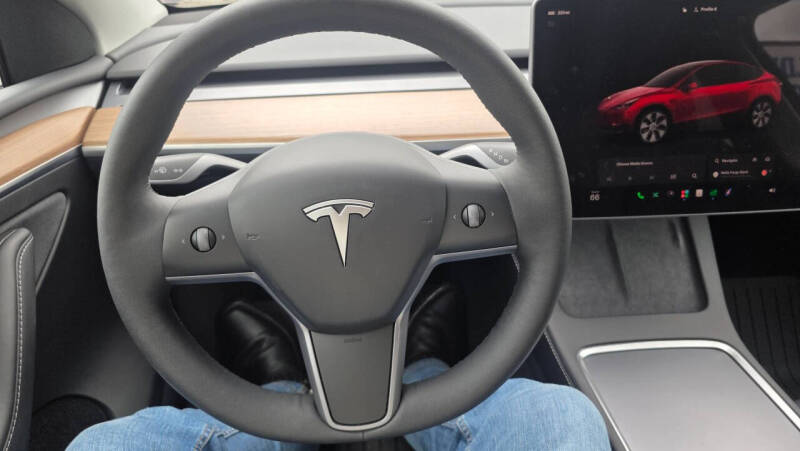 2024 Tesla Model Y Long Range