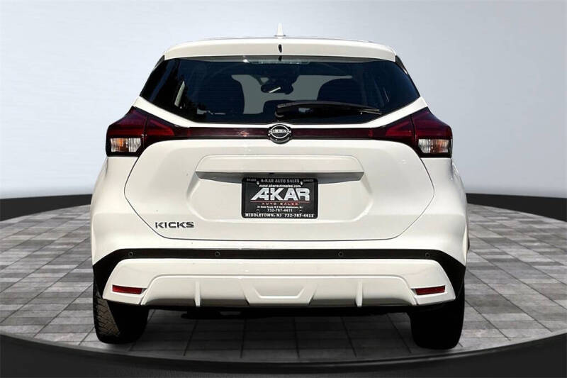 2022 Nissan Kicks S