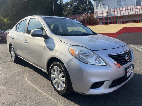 2013 Nissan Versa 1.6 S