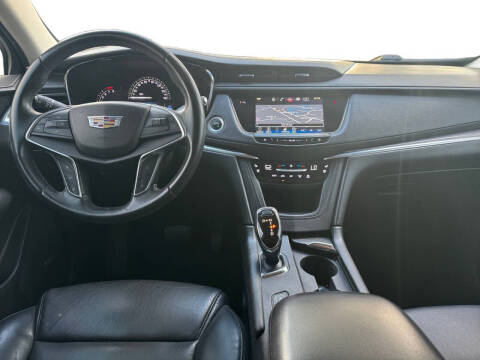 2018 Cadillac XT5 Premium Luxury