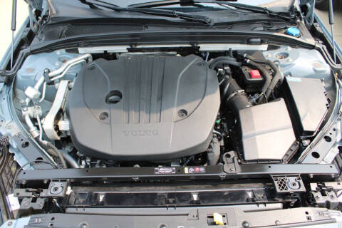 2024 Volvo S60 B5 Plus Dark Theme