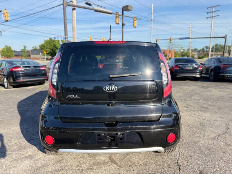2017 Kia Soul +