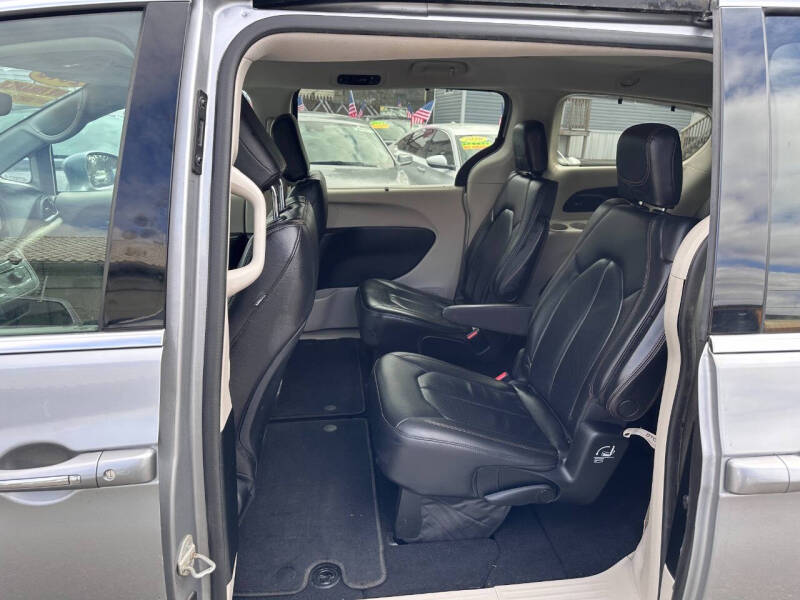 2018 Chrysler Pacifica Touring L