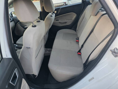 2015 Ford Fiesta SE