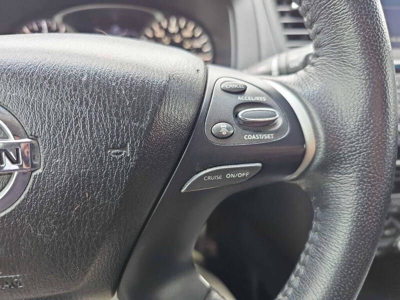 2020 Nissan Pathfinder SV