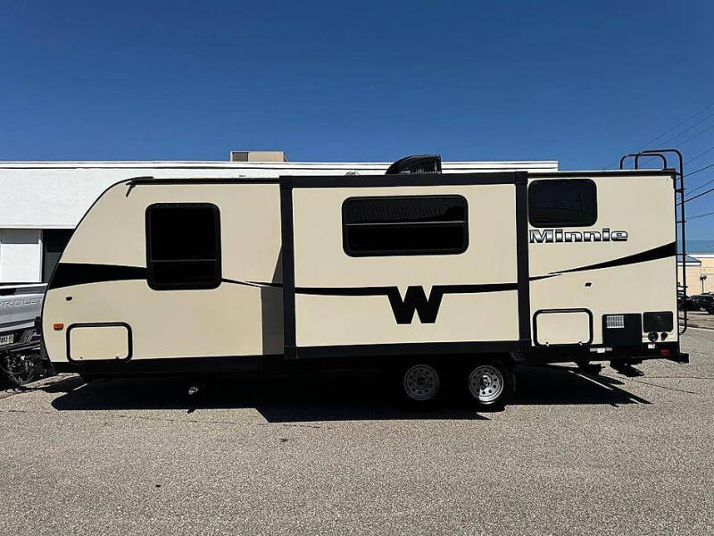 2016 Winnebago Minnie