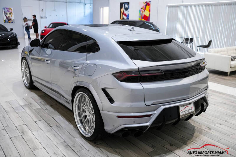 2025 Lamborghini Urus SE