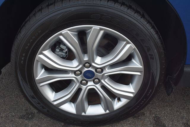 2022 Ford Edge Titanium