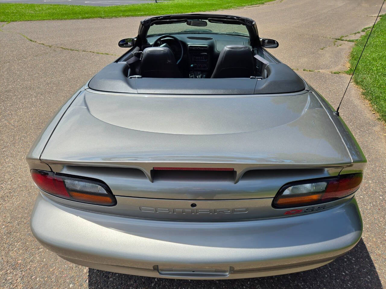 2002 Chevrolet Camaro 17
