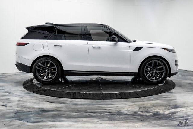 2024 Land Rover Range Rover Sport P360 SE