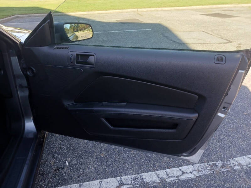 2010 Ford Mustang V6