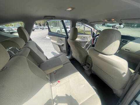 2014 Toyota Prius v Two
