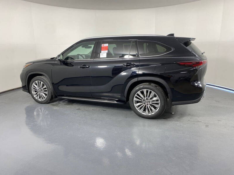 2026 Toyota Highlander Platinum