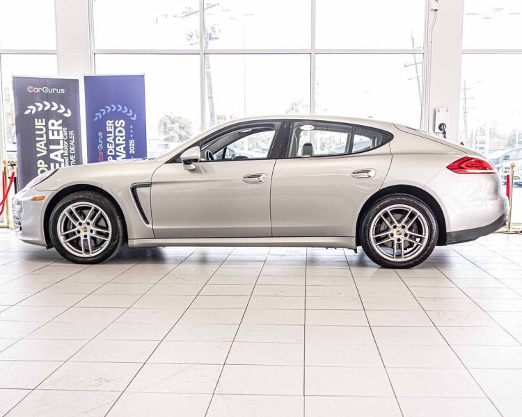 2016 Porsche Panamera 4 Edition