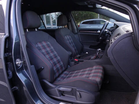 2017 Volkswagen Golf GTI S