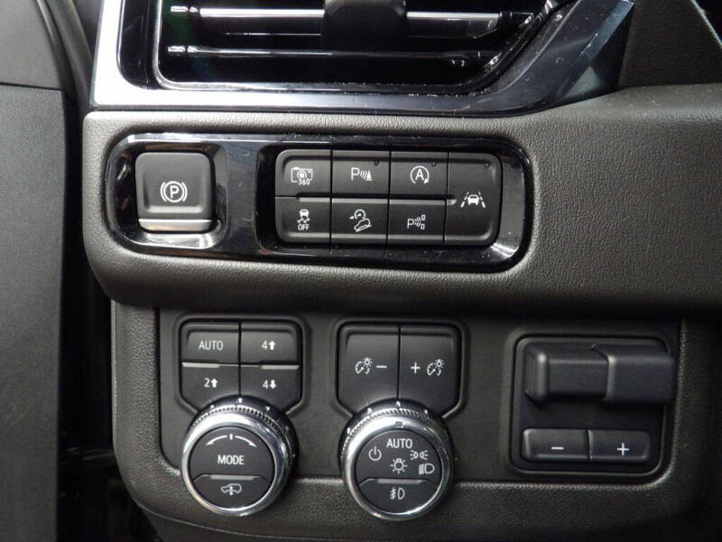2025 GMC Yukon XL AT4