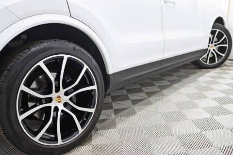 2023 Porsche Cayenne Coupe Platinum Edition
