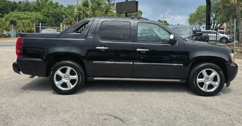 2011 Chevrolet Avalanche LTZ