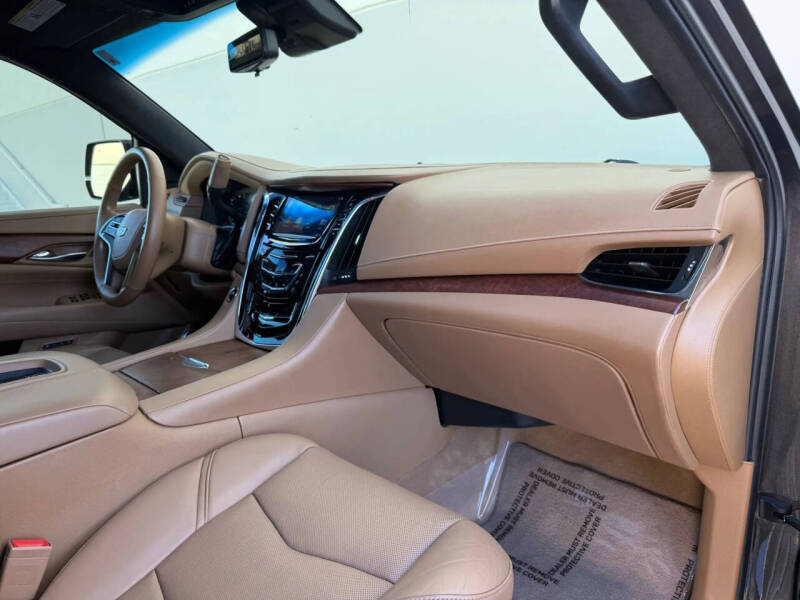 2017 Cadillac Escalade Platinum