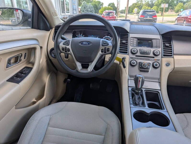 2018 Ford Taurus SE