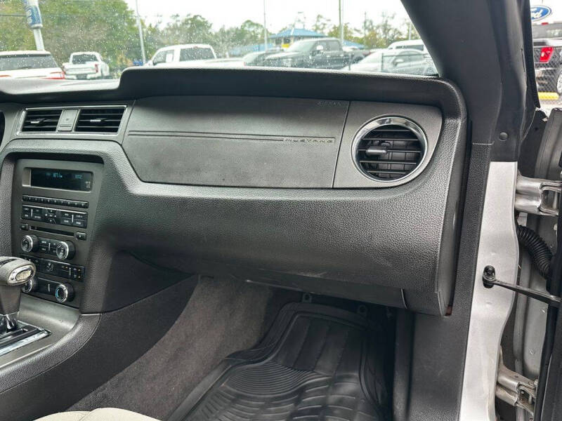 2012 Ford Mustang V6