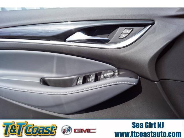 2021 Buick Enclave Essence