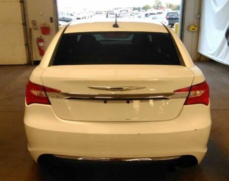 2014 Chrysler 200 for sale at The Bengal Auto Sales LLC in Hamtramck MI