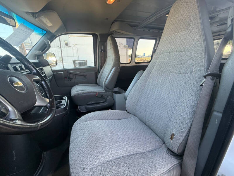 2017 Chevrolet Express 2500