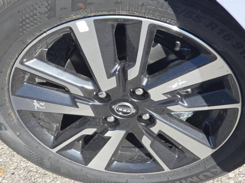 2025 Nissan Versa SV