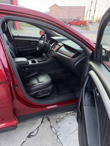 2018 Ford Taurus SEL