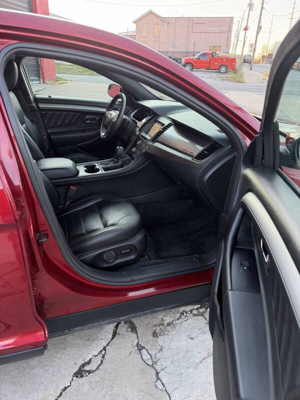 2018 Ford Taurus SEL