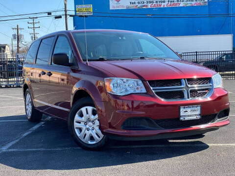 2019 Dodge Grand Caravan for sale at Illinois Auto Sales in Paterson NJ