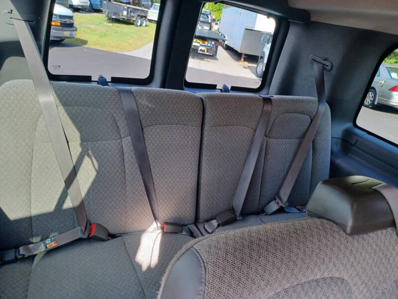 2025 Chevrolet Express LS 3500