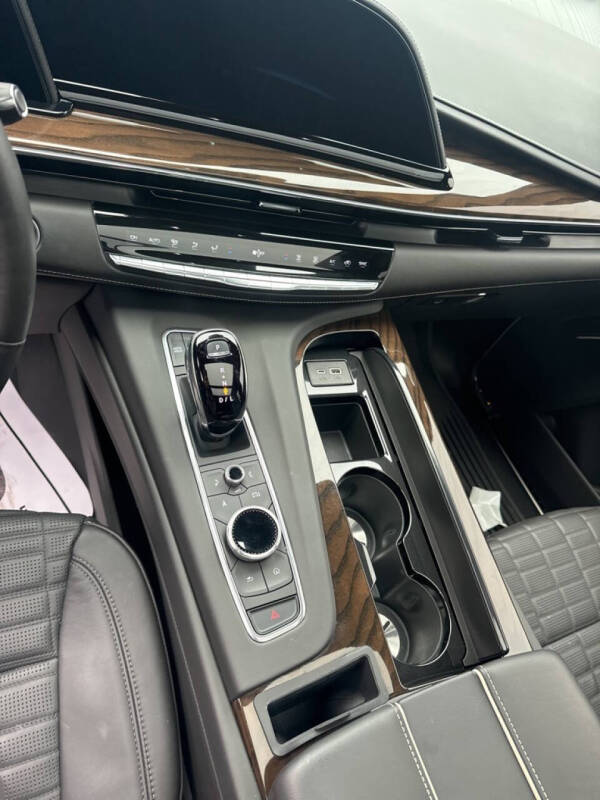 2024 Cadillac Escalade ESV Sport Platinum