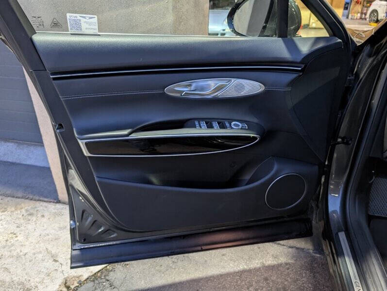 2025 Genesis GV70 2.5T Standard