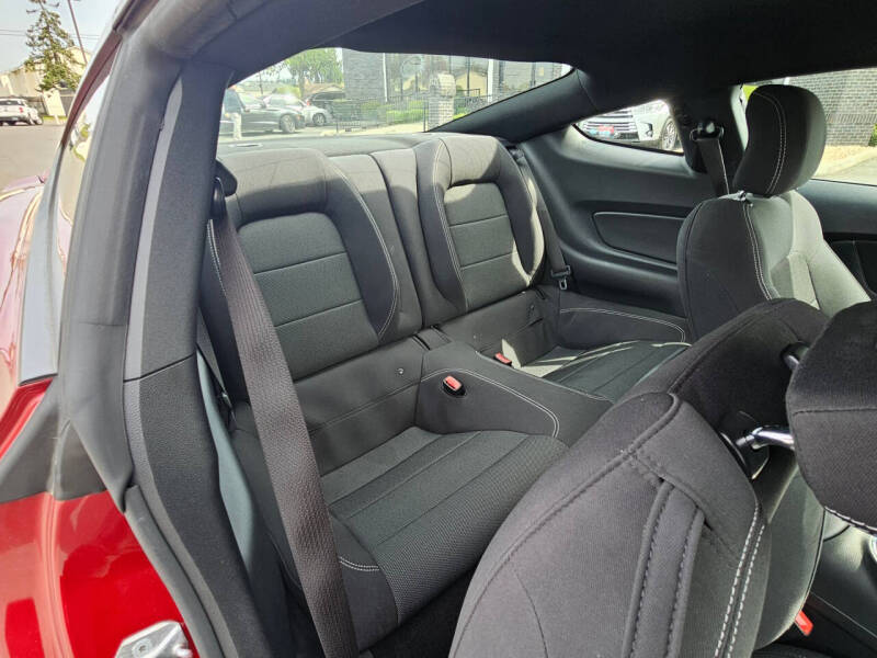 2016 Ford Mustang V6