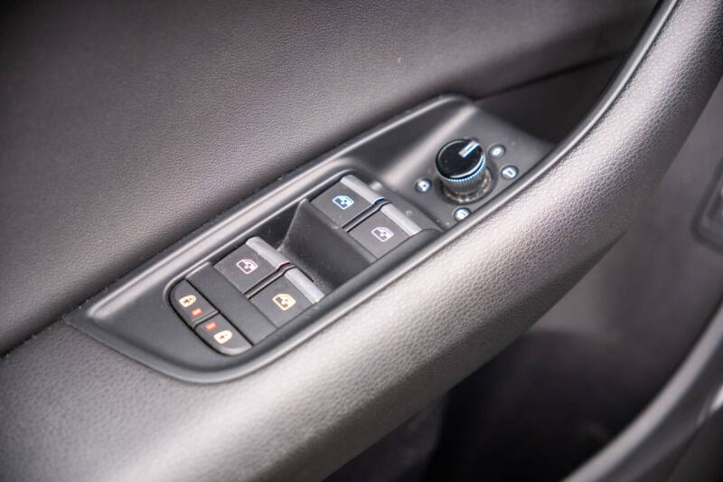 2020 Audi Q8 quattro Premium Plus 55 TFSI