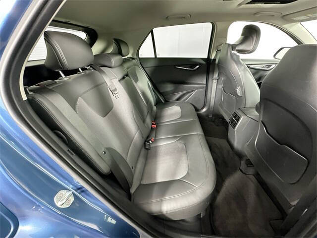 2023 Kia Niro EX Touring