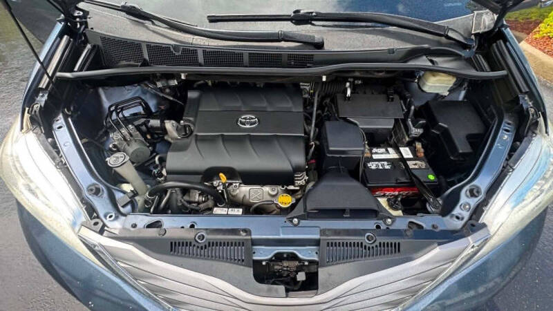 2015 Toyota Sienna XLE 8-Passenger