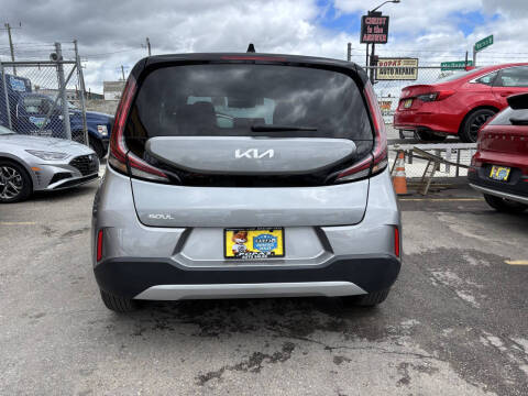 2024 Kia Soul LX