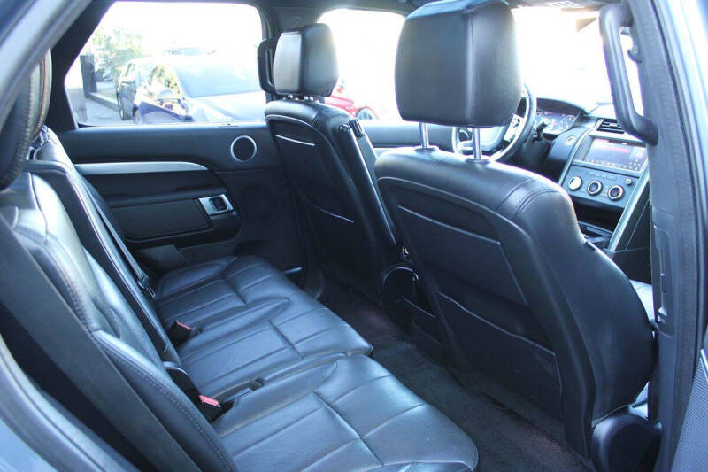 2020 Land Rover Discovery Landmark Edition