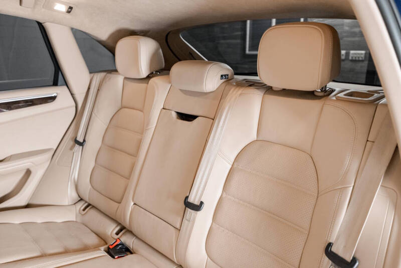 2015 Porsche Macan S