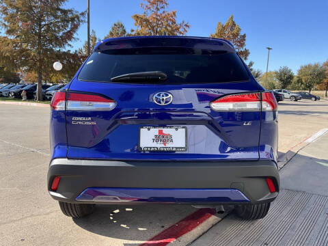 2025 Toyota Corolla Cross LE