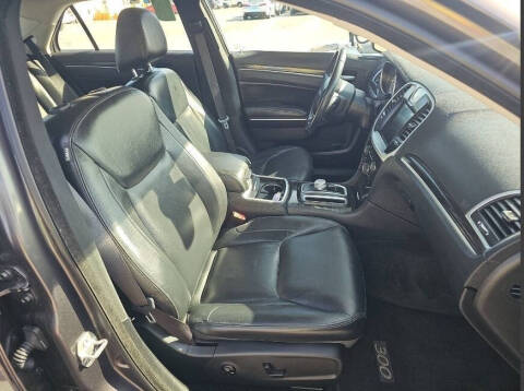 2016 Chrysler 300 Limited