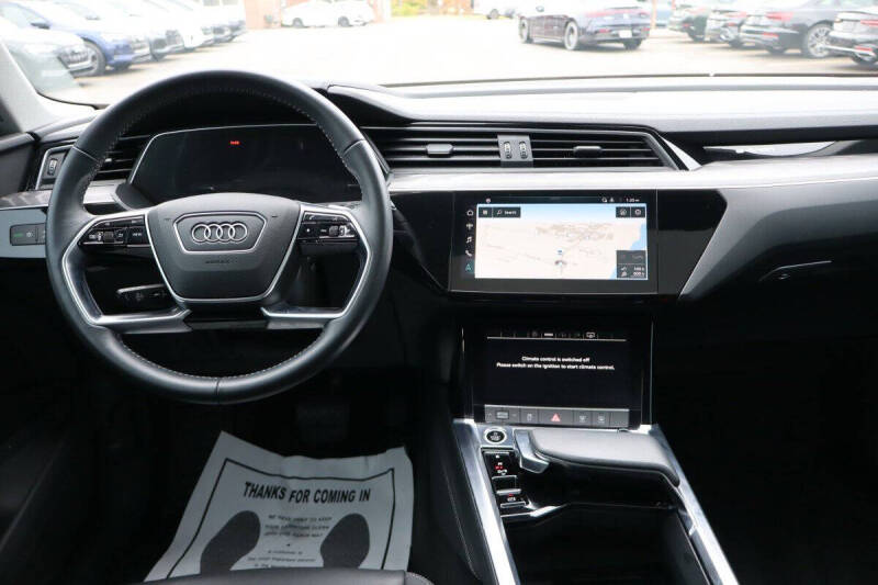 2021 Audi e-tron quattro Premium